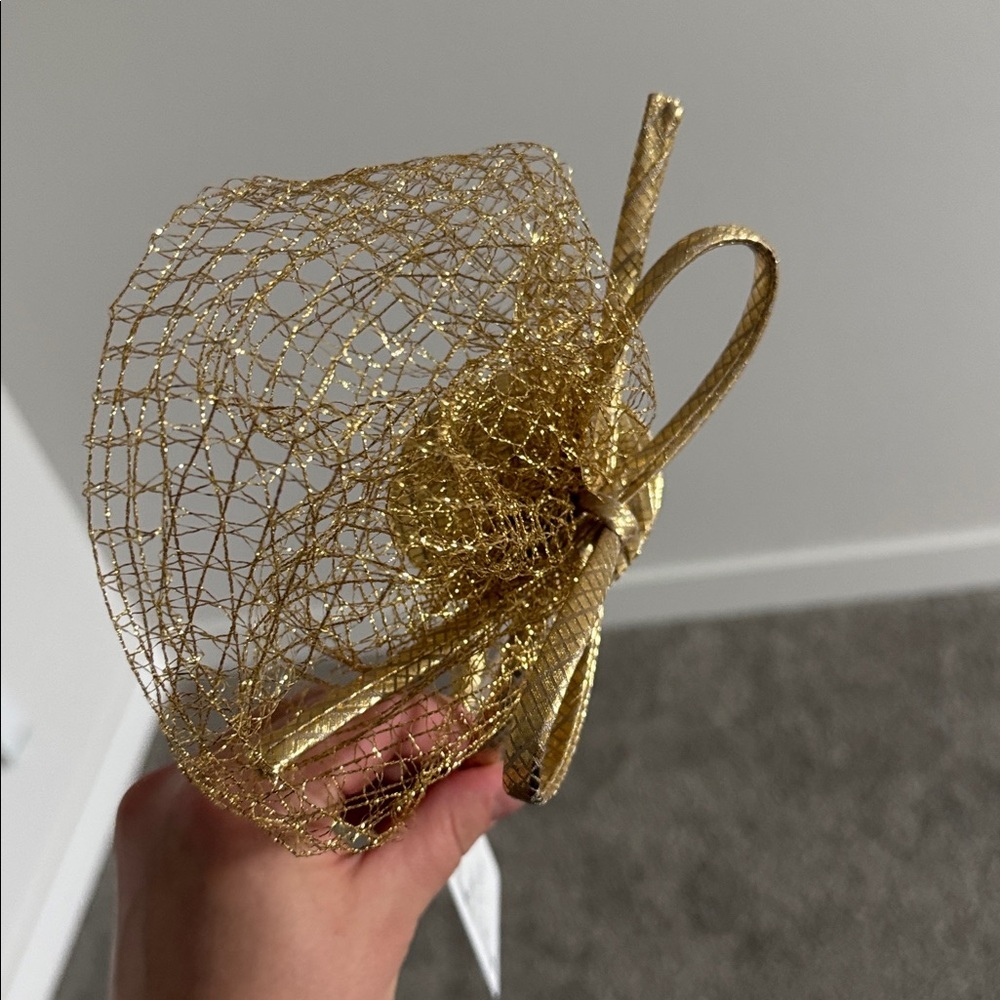 Girls Gold Bow Fascinator Hairband - Picture 4 of 5